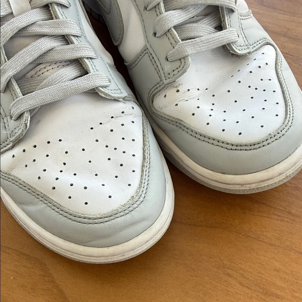 Nike Men’s Low-Top Sneakers in Light Gray and White